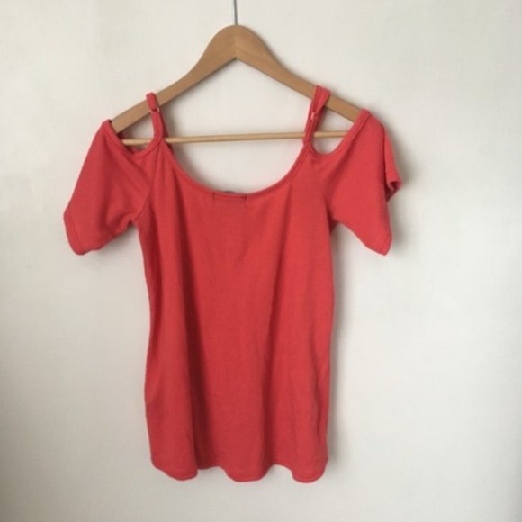 Cold Shoulder Pink Top - Picture 4 of 4